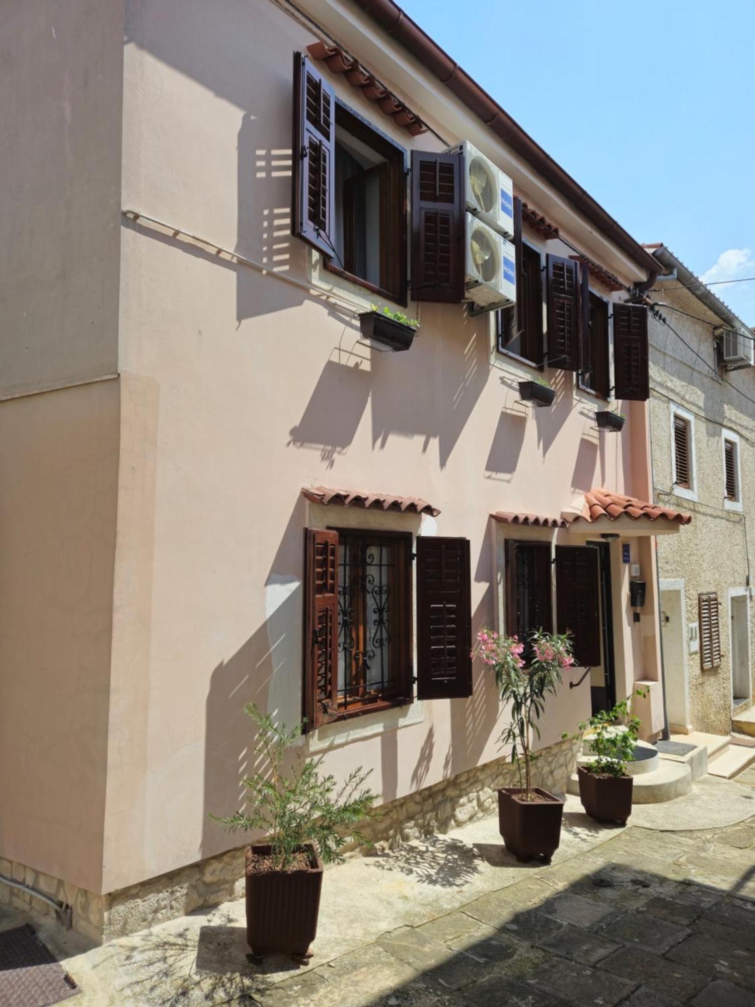 Zofija Apartment, A 5 Min Walk From The Arena Apartment *